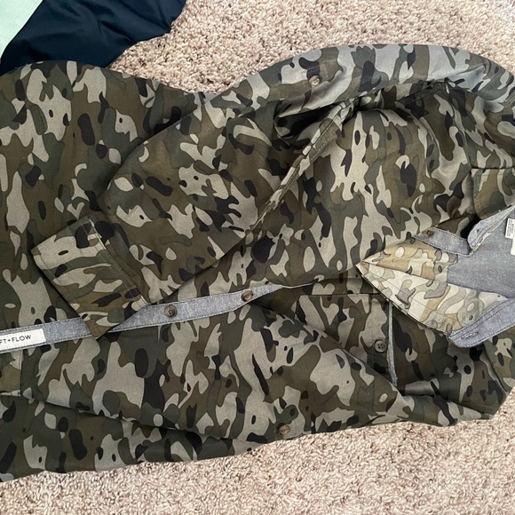 Boys M-L, 10-12 Shirts, sweaters jackets barely worn if at all! - Picture 4 of 16